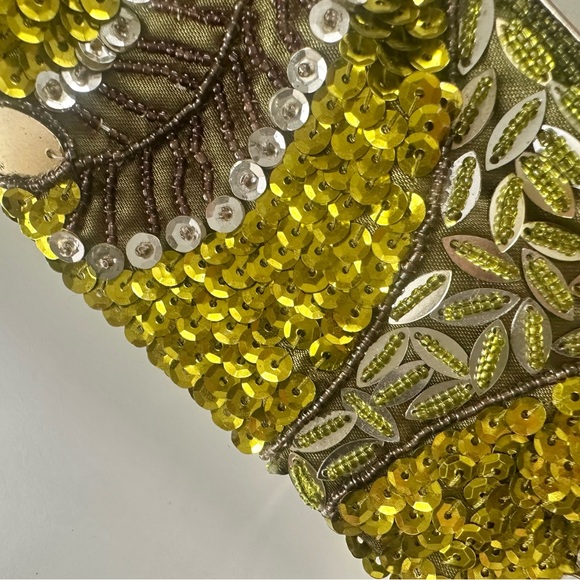 Green and Yellow Sequin Clutch Bag - Picture 6 of 8